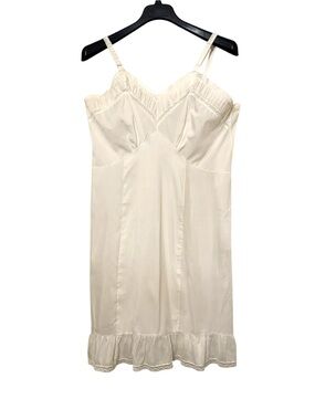 Dixie Belle 60’s Vintage Ivory Style 6235 Full Midi Slip Dacron Sz 44 XL Plus
